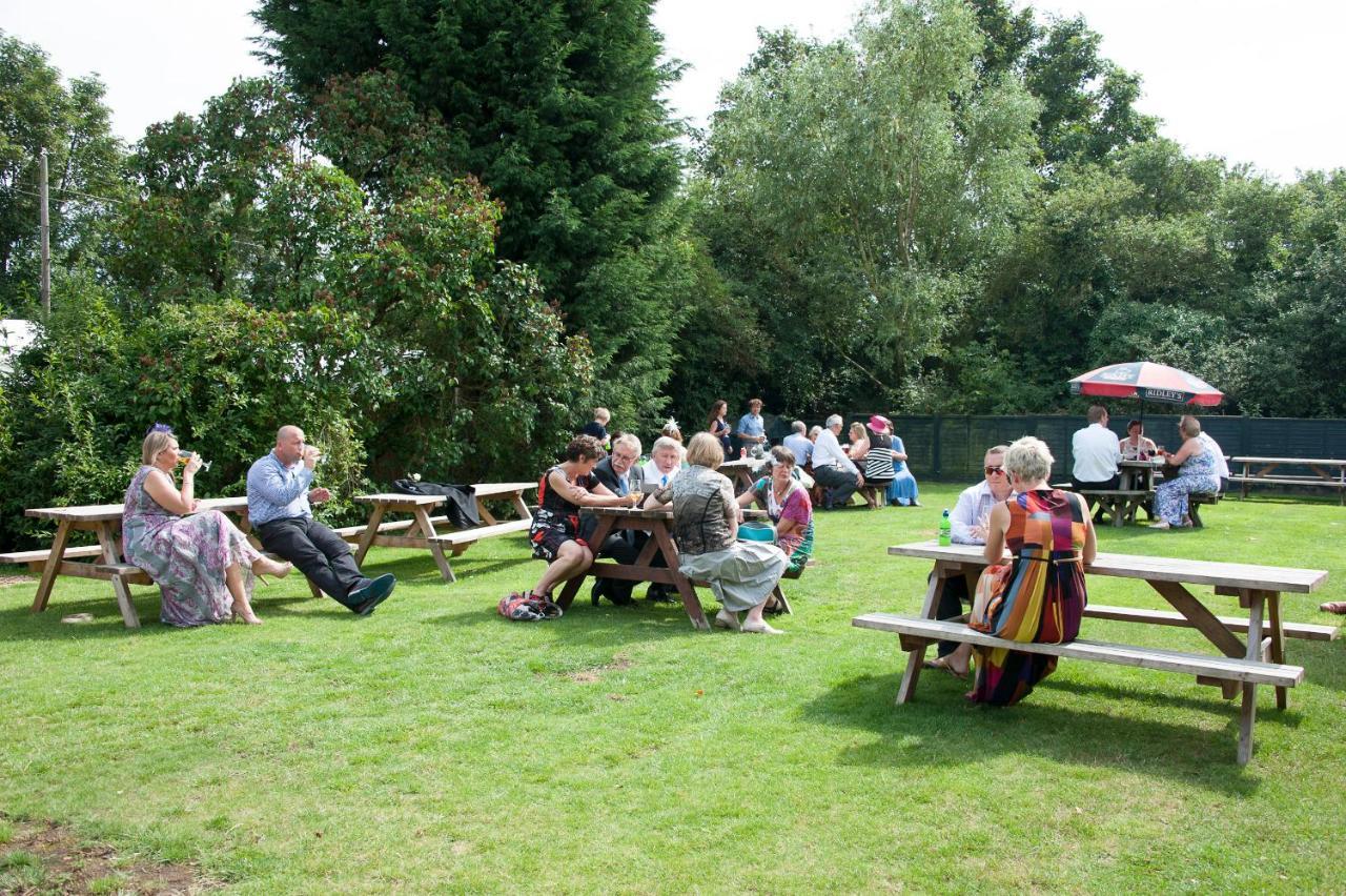 The Compasses Hotel Chelmsford Eksteriør billede